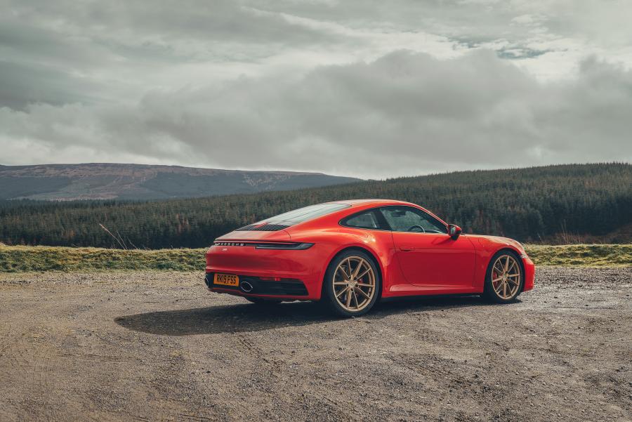  Porsche 911 Carrera S (992) 2019 года  (UK) (фото 10 из 29)